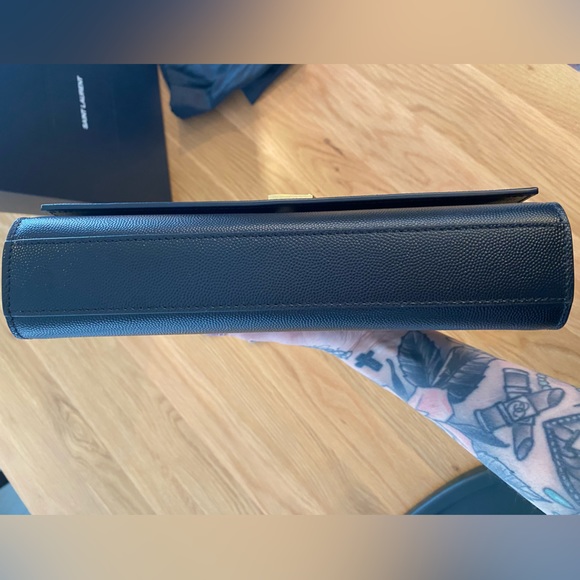 YSL Kate Medium LIKE NEW - Picture 2 of 10